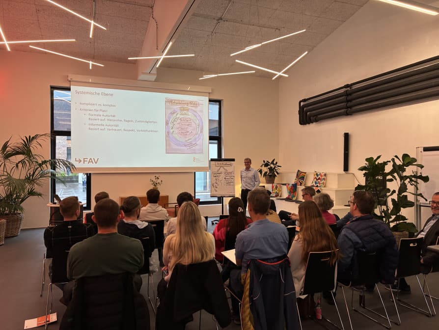 Jung führt Erfahren